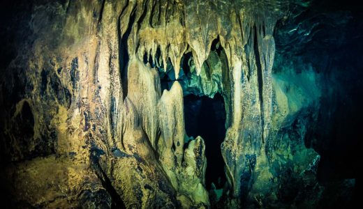 一生のうちに一度は行ってみたい沖縄青の洞窟